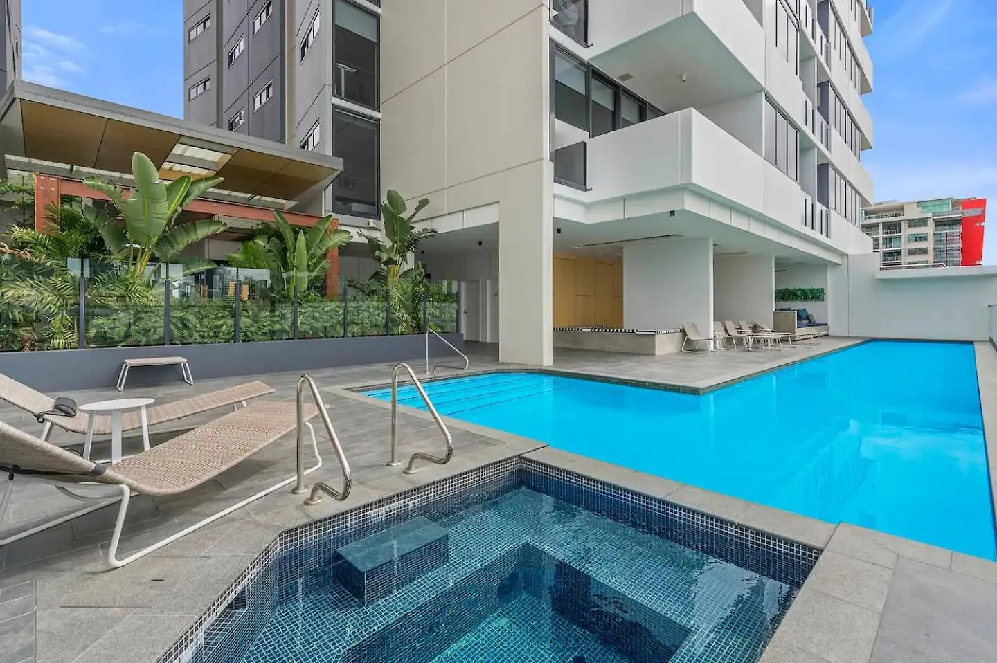 Altitude Suite - Stunning City & River Views! Brisbane