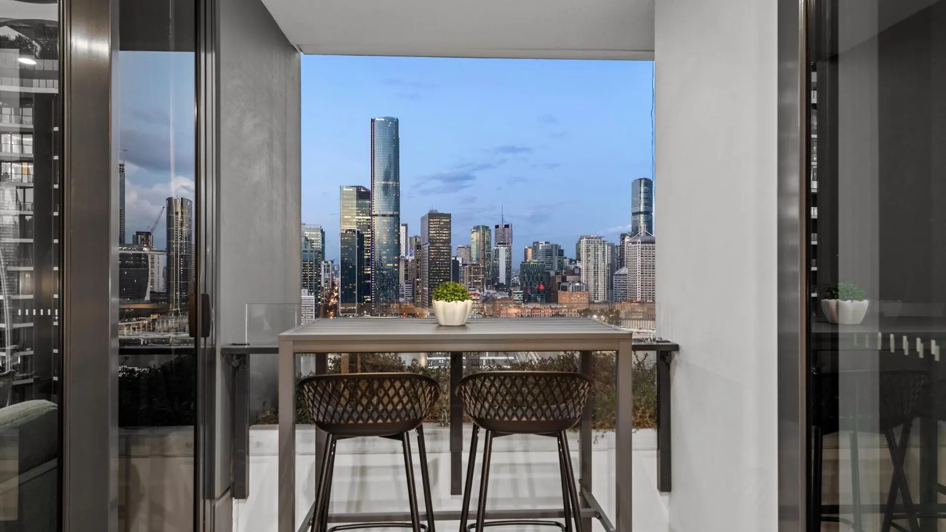Apartment Altitude Suite - Stunning City & River Views! Brisbane