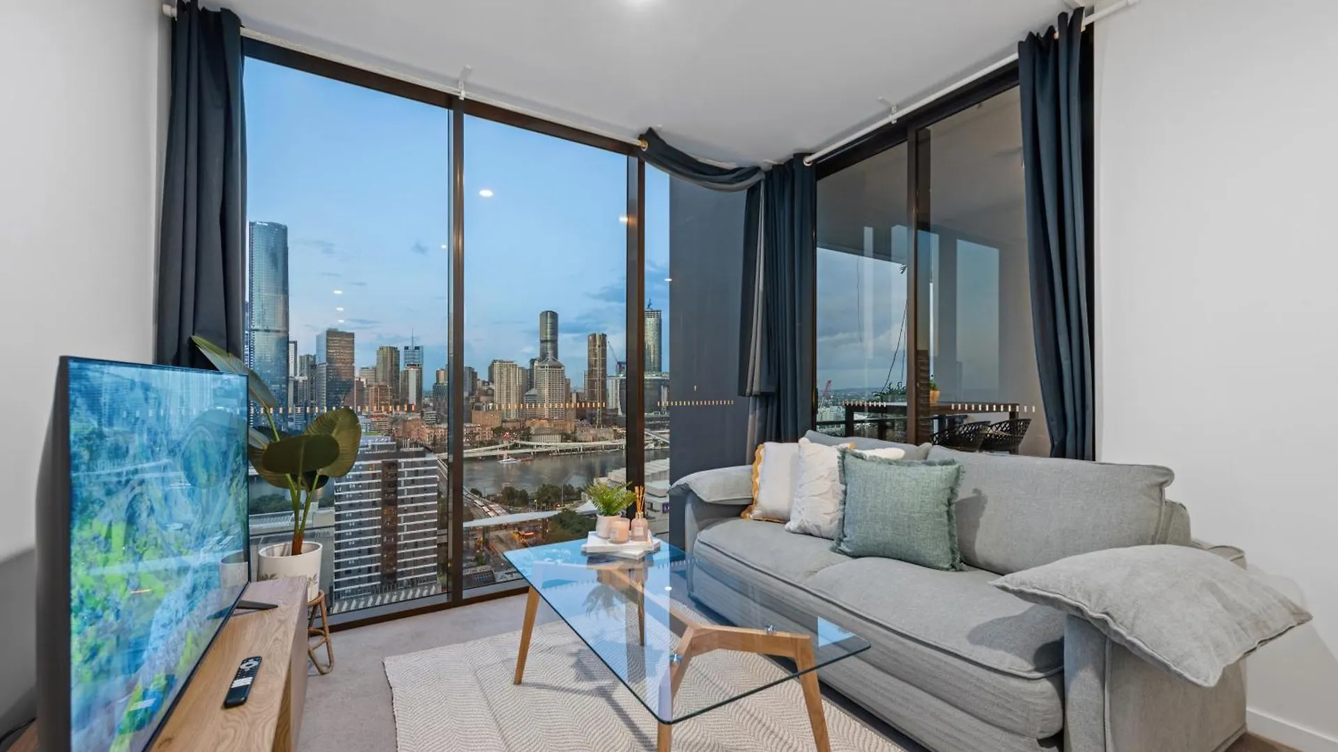 Altitude Suite - Stunning City & River Views! Brisbane Australia